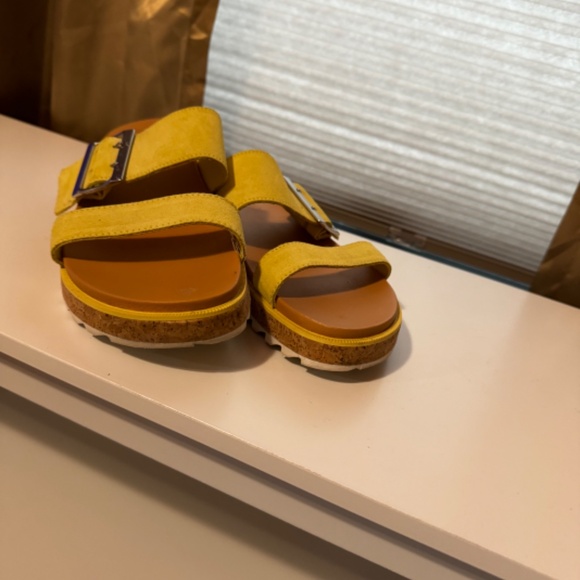 Sorel Yellow and Brown Sandals - Picture 3 of 6